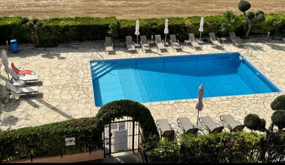 Two Bedroom Apartment With Pool Пафос Екстериор снимка